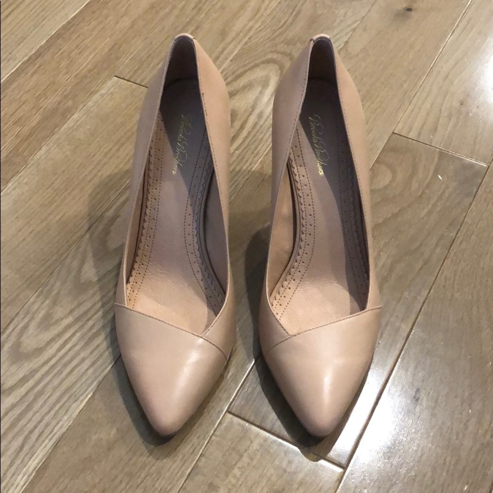 Lift tan color leather heels in pristine condition